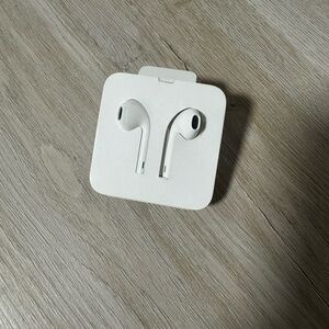 Apple White EarPods with Lightning Connector